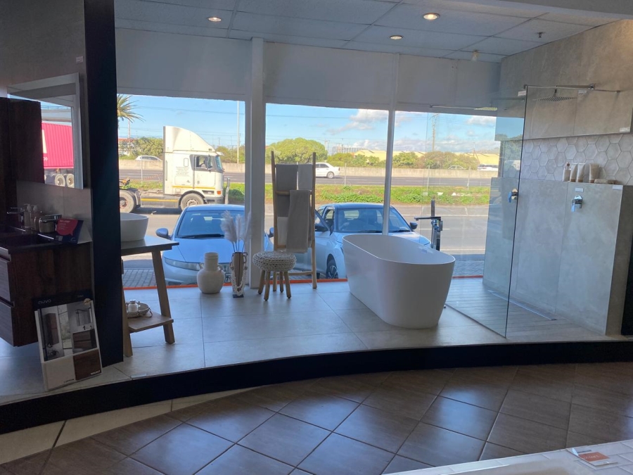 To Let commercial Property for Rent in Paarden Eiland Western Cape